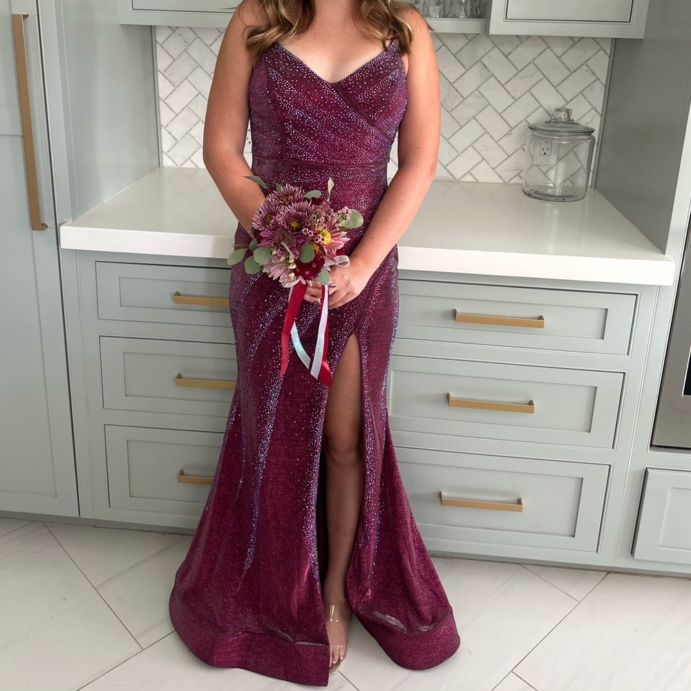 Elegant Burgundy Formal, Homecoming, Prom Evening Gown Size 5